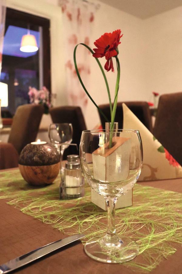 Hotel Feldmaus Olzheim Екстериор снимка